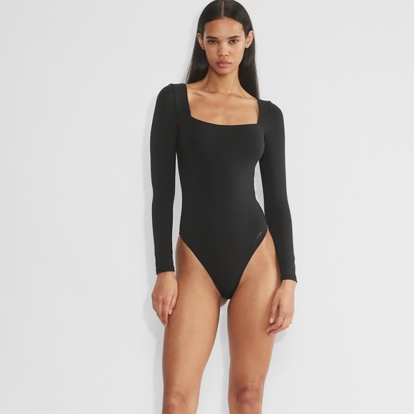 Aritzia - Babaton - Original Contour Squareneck Bodysuit - Picture 1 of 5